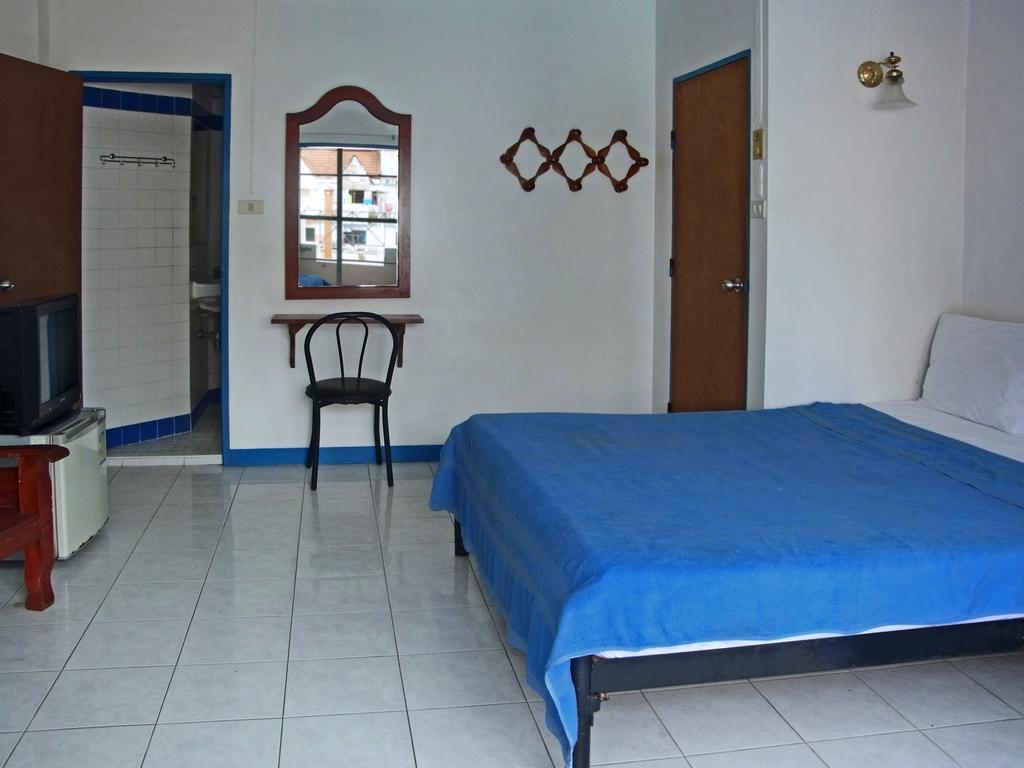 Niku Guesthouse Patong Buitenkant foto