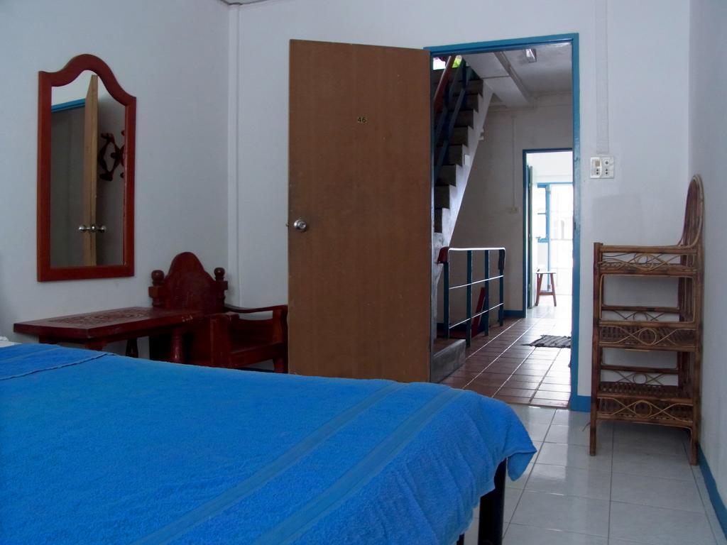 Niku Guesthouse Patong Buitenkant foto