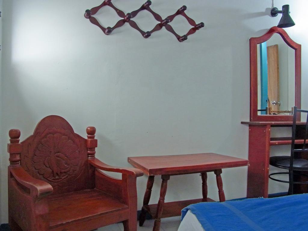 Niku Guesthouse Patong Buitenkant foto
