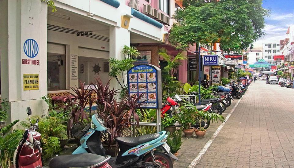 Niku Guesthouse Patong Buitenkant foto