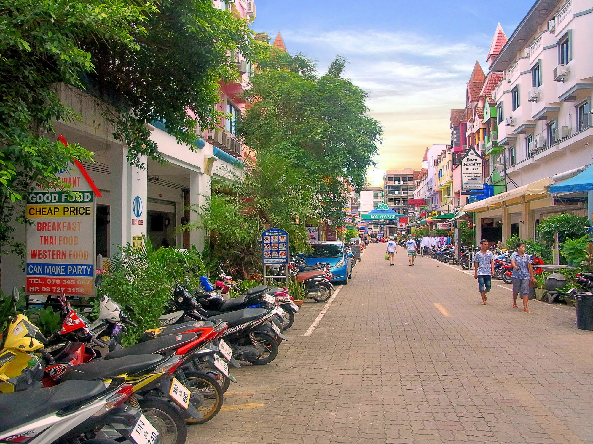 Niku Guesthouse Patong Buitenkant foto