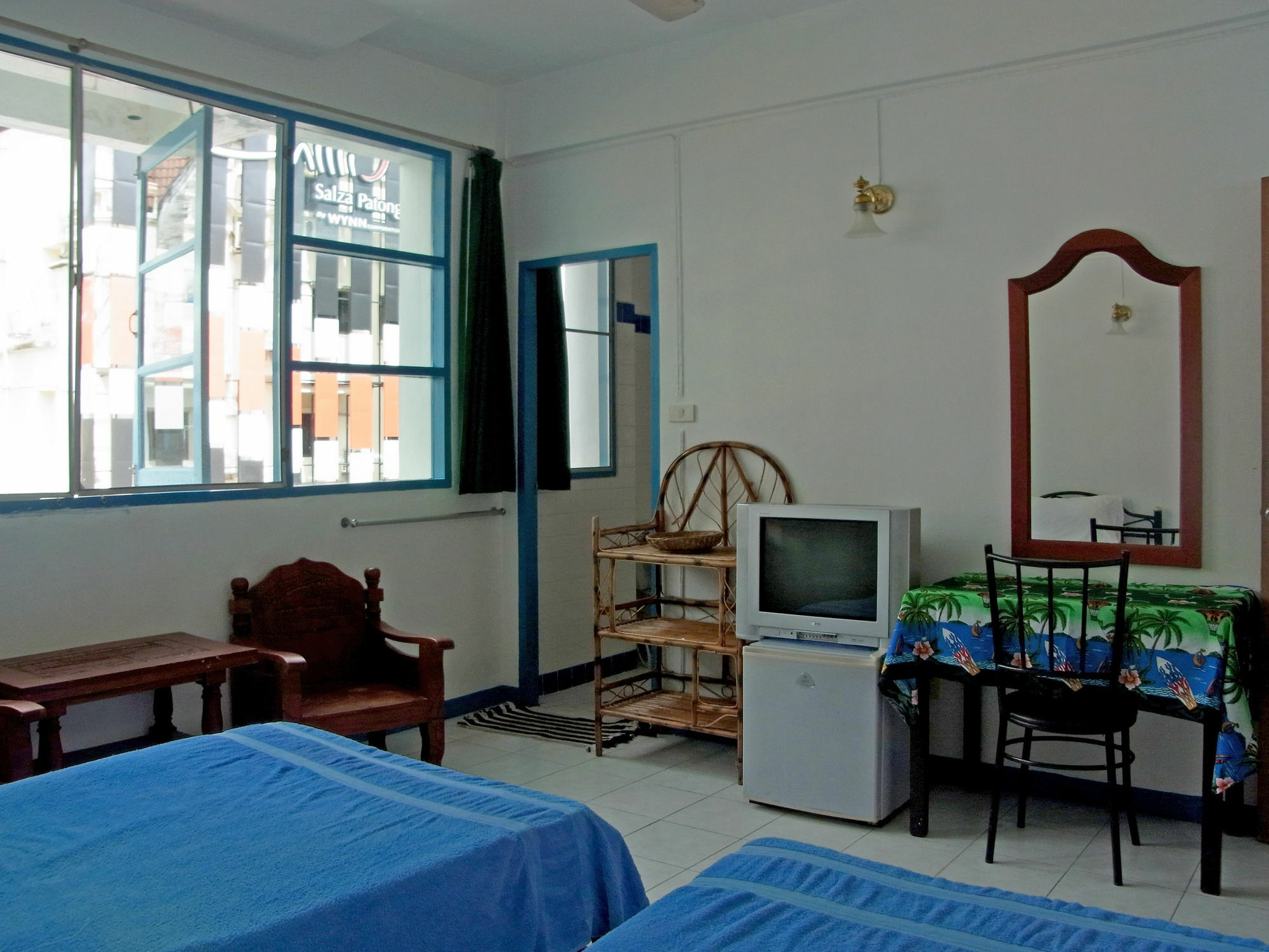 Niku Guesthouse Patong Buitenkant foto
