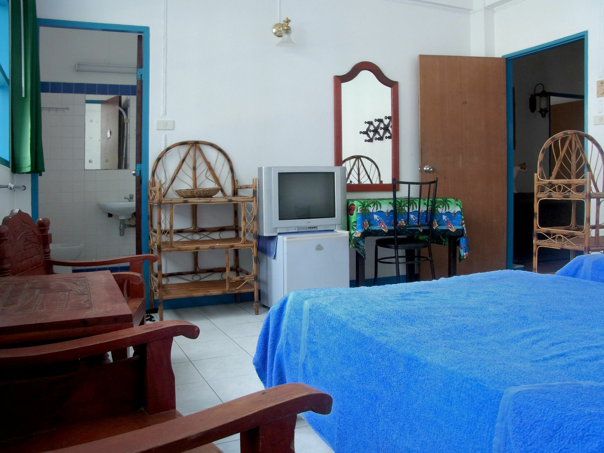 Niku Guesthouse Patong Buitenkant foto
