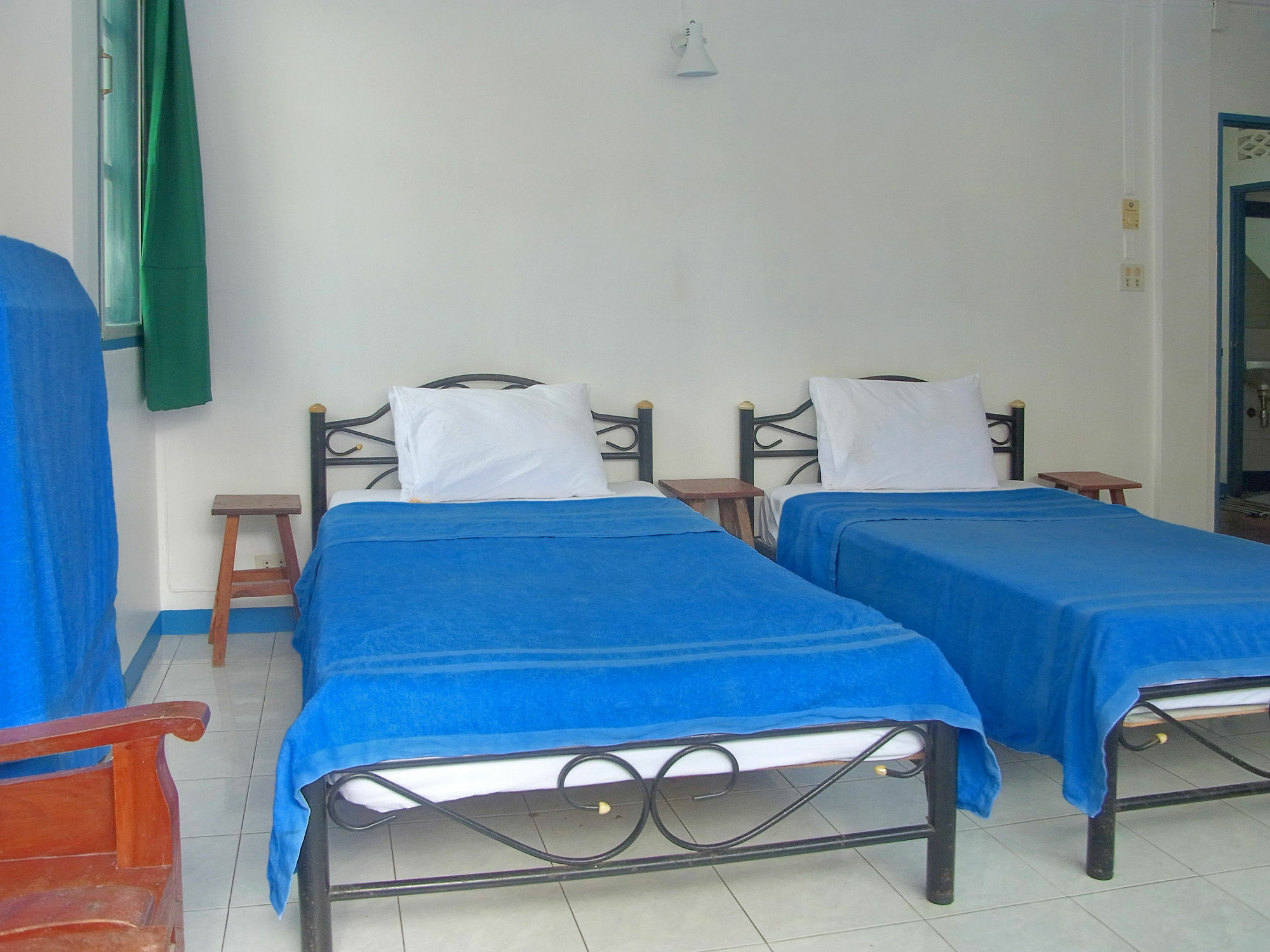 Niku Guesthouse Patong Buitenkant foto