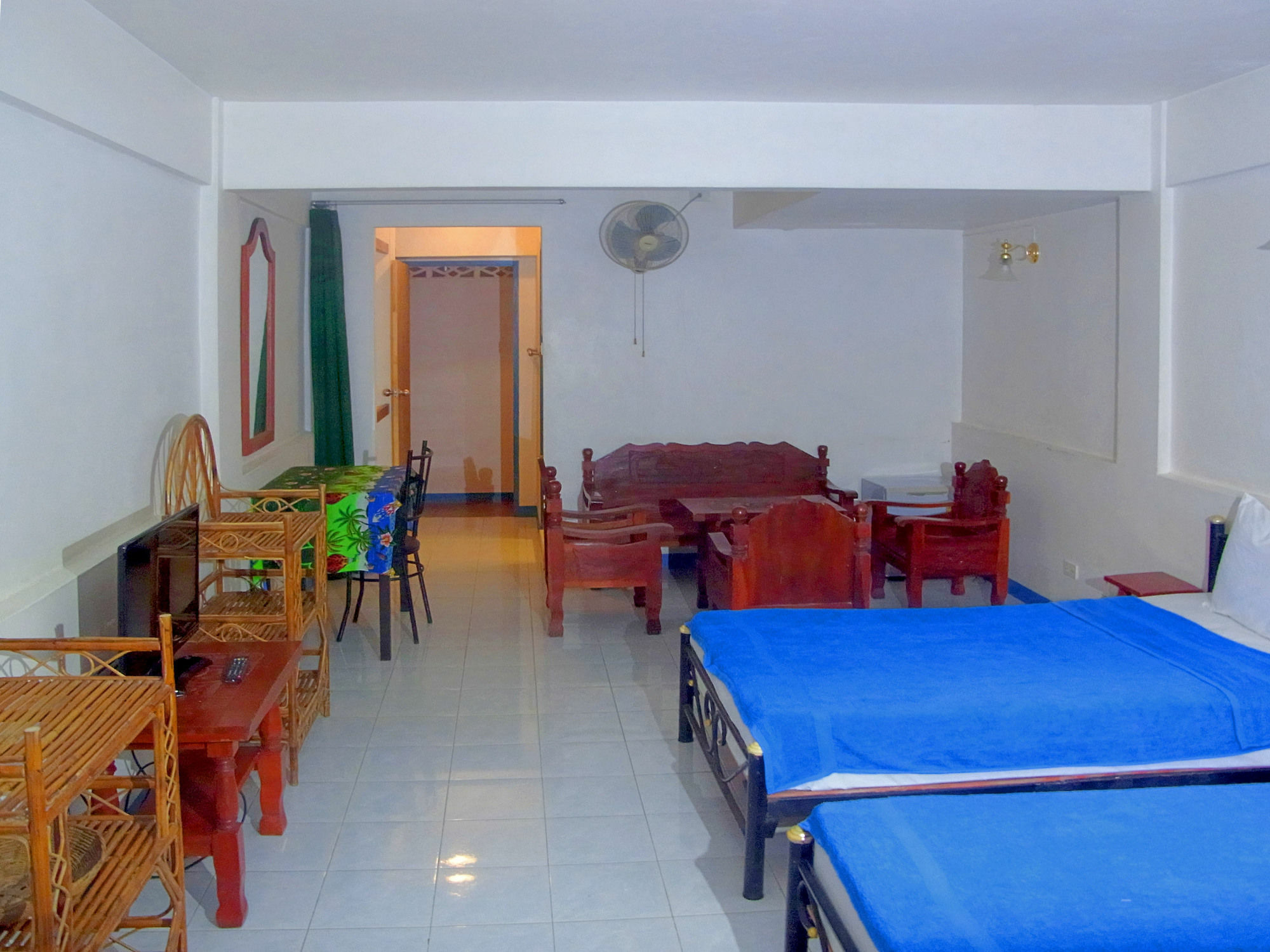 Niku Guesthouse Patong Buitenkant foto