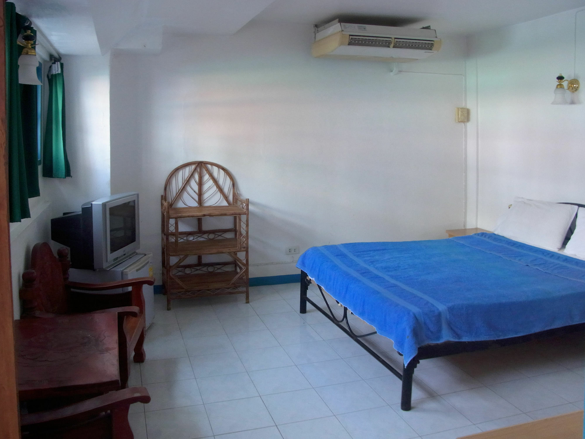 Niku Guesthouse Patong Buitenkant foto